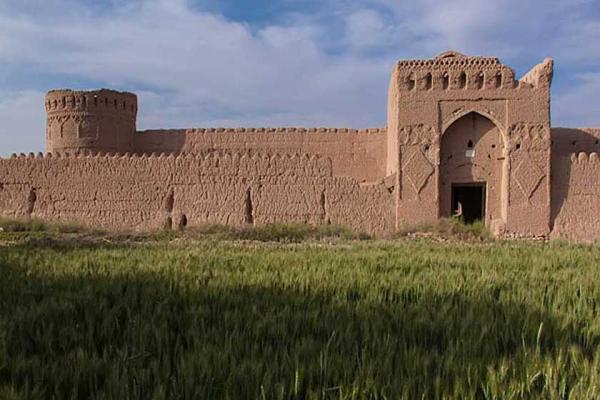 ساماندهی 40 قلعه تاریخی شهر و روستاهای مهریز ساماندهی 40 قلعه تاریخی شهر و روستاهای مهریز