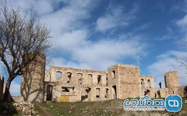 عمارت تومانیانس یکی از جاذبه های تاریخی کلیبر به شمار می عمارت تومانیانس یکی از جاذبه های تاریخی کلیبر به شمار می رود